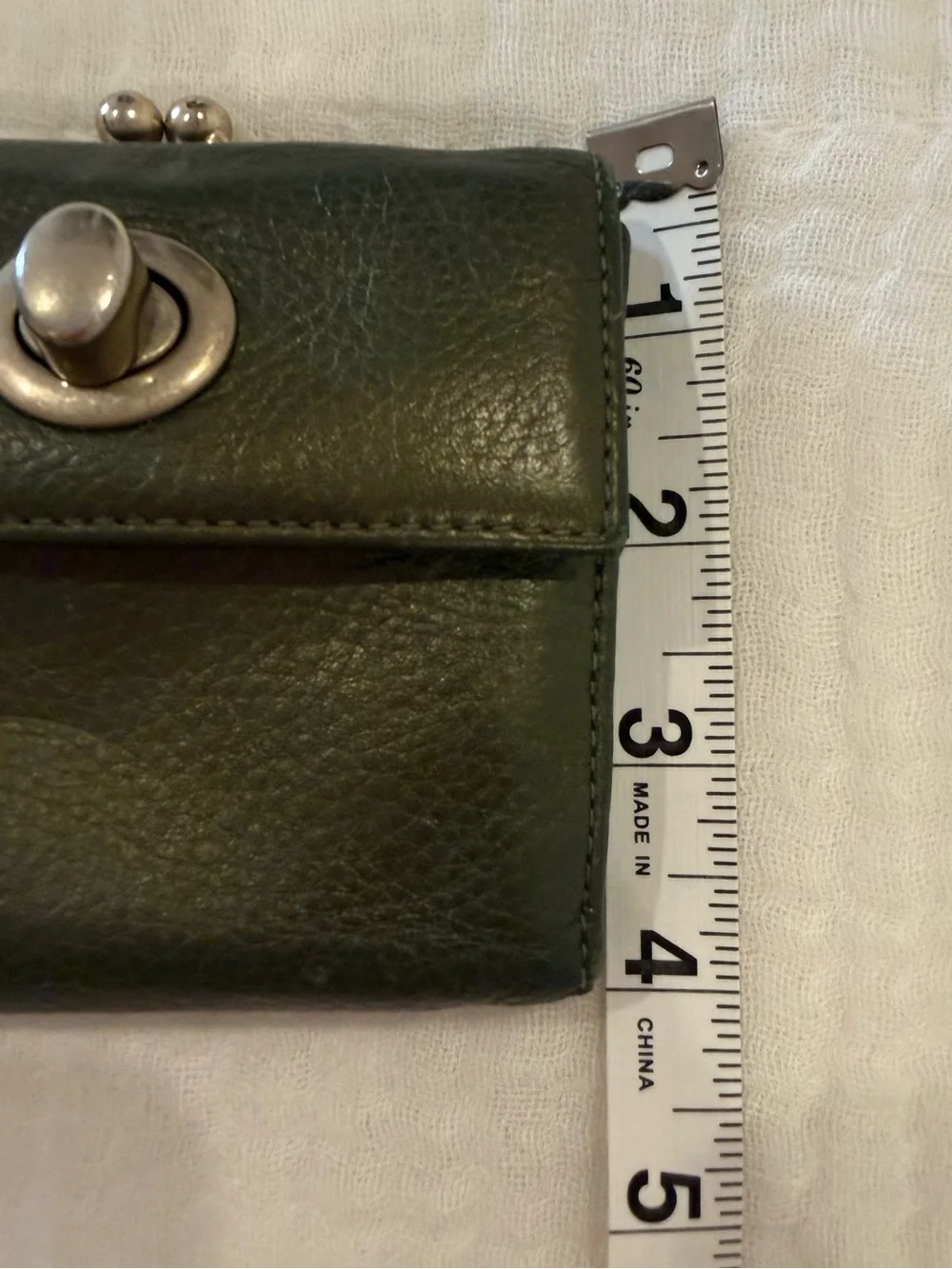 HOBO The Original Vintage Green Pebbled Leather Clasp Turnlock Trifold Wallet